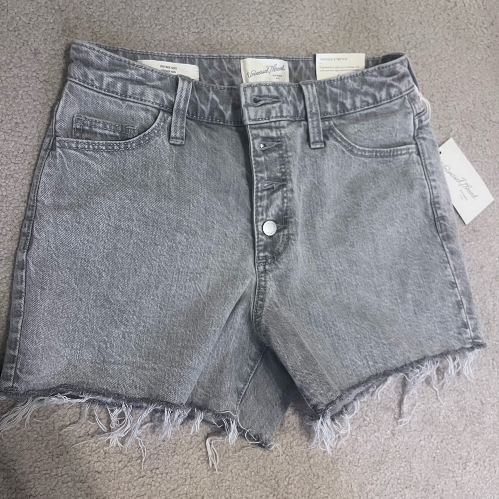 Universal thread shorts